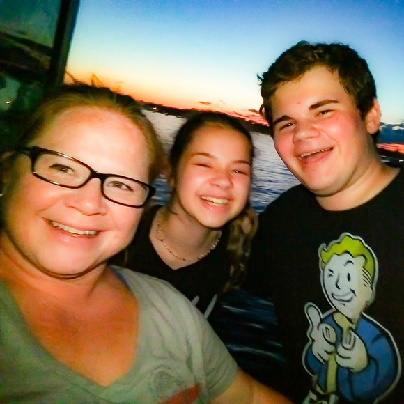 Meet your Posher, Cyndi - Picture 2 of 3